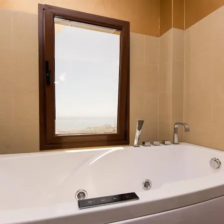 Willa Veronika Stunning 3 Bedrom Private Heated Pool Costa Adeje (Tenerife)