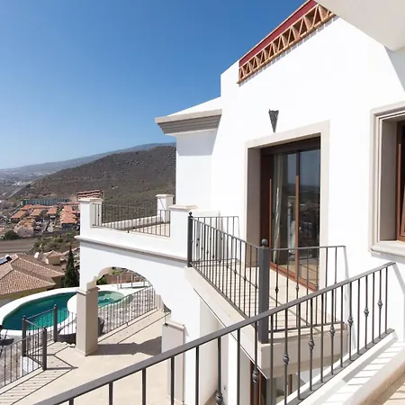 Veronika Stunning 3 Bedrom Private Heated Pool * アデヘ
