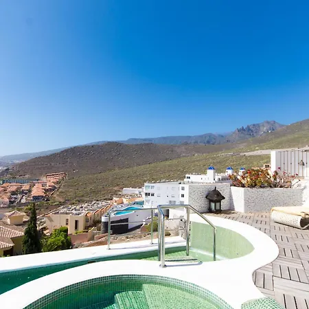 Veronika Stunning 3 Bedrom Private Heated Pool * アデヘ