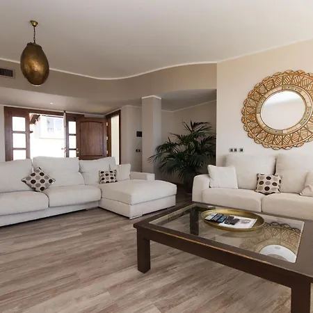 Veronika Stunning 3 Bedrom Private Heated Pool * アデヘ