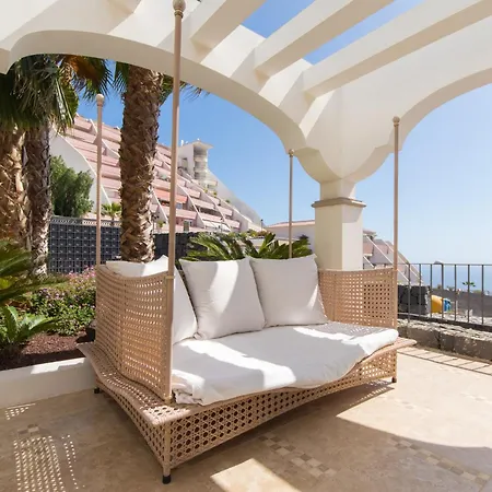 Veronika Stunning 3 Bedrom Private Heated Pool アデヘ